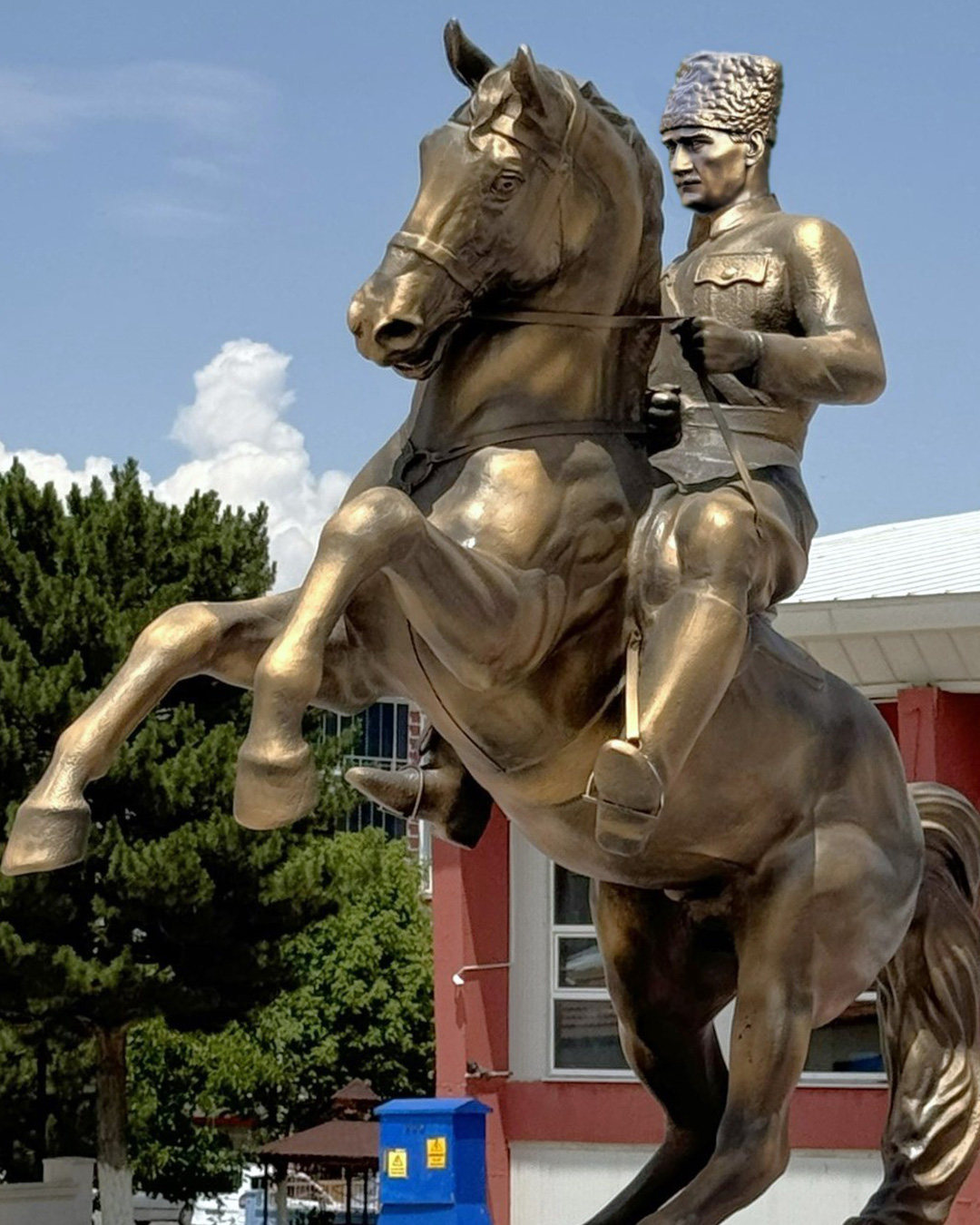 At Üstünde Atatürk Heykeli - Fiber Heykel - 290 cm.