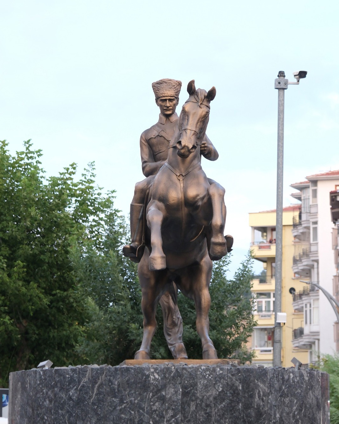 At Üstünde Atatürk Heykeli - Fiber Heykel - 290 cm.