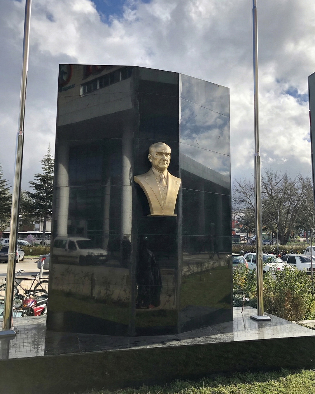 Sivil Atatürk Büstü