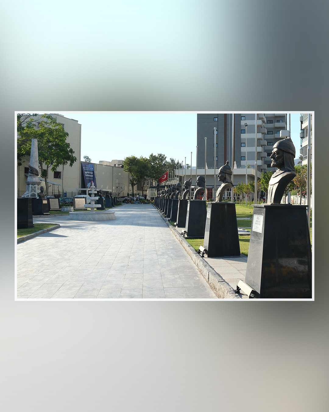 Türk Büyükleri Büstleri - İzmir Bornova Belediyesi