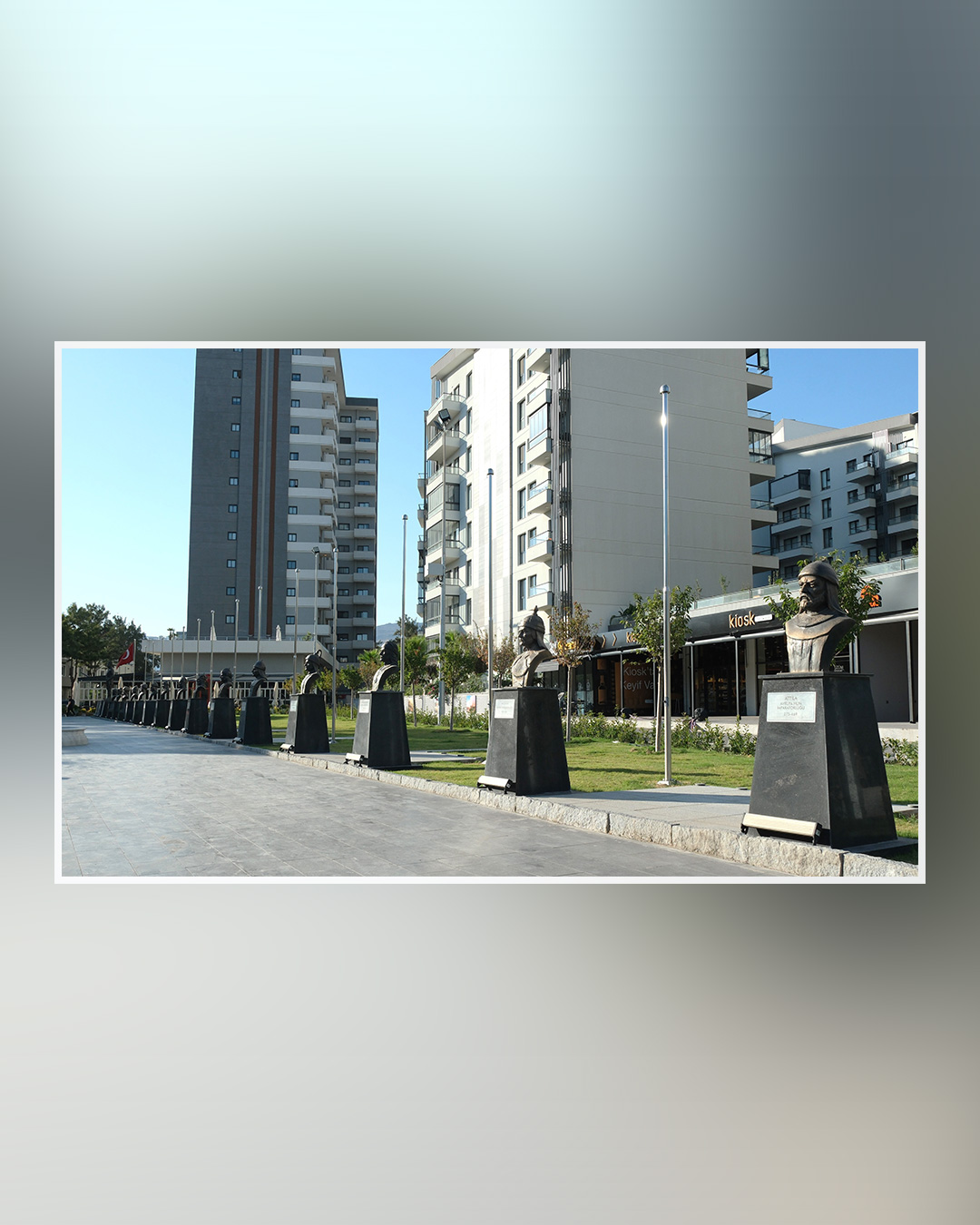 Türk Büyükleri Büstleri - İzmir Bornova Belediyesi