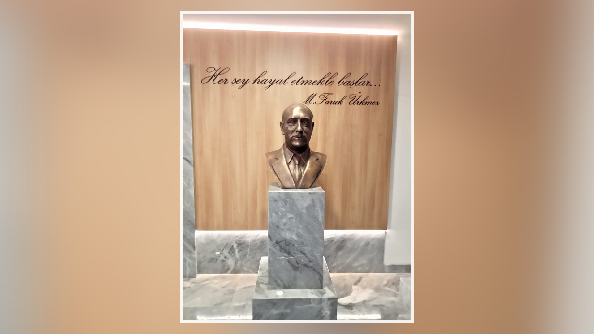 M. Faruk Ürkmez Anıt Büstü