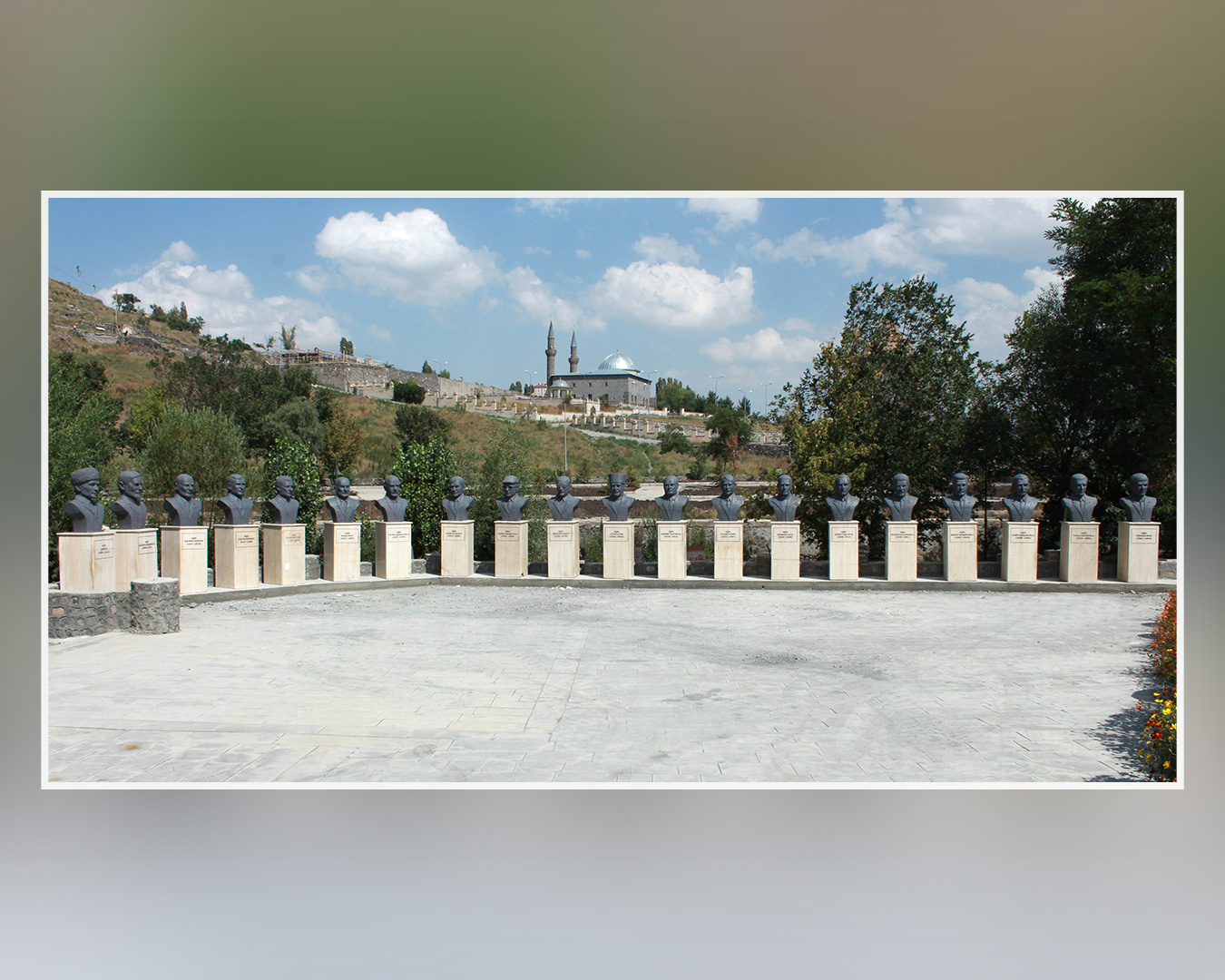 Halk Ozanları Büstleri - Kars Belediyesi