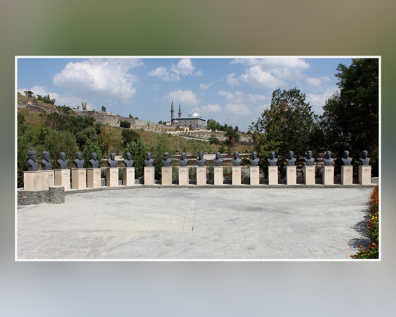 Halk Ozanları Büstleri - Kars Belediyesi