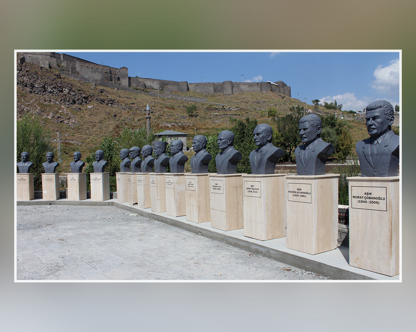 Halk Ozanları Büstleri - Kars Belediyesi