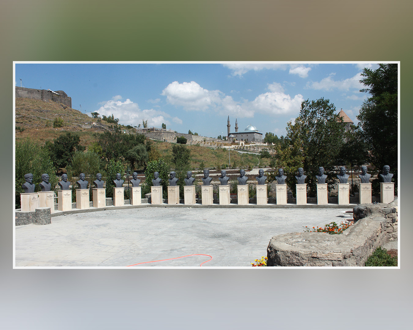 Halk Ozanları Büstleri - Kars Belediyesi