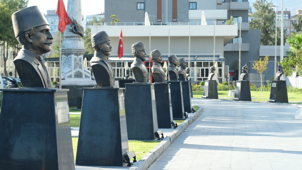 İttihat ve Terakki Dönemi Paşaların Büstleri