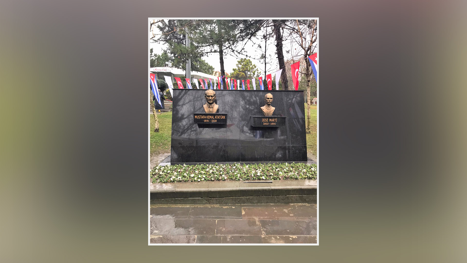 Jose Marti Anıt Büstü