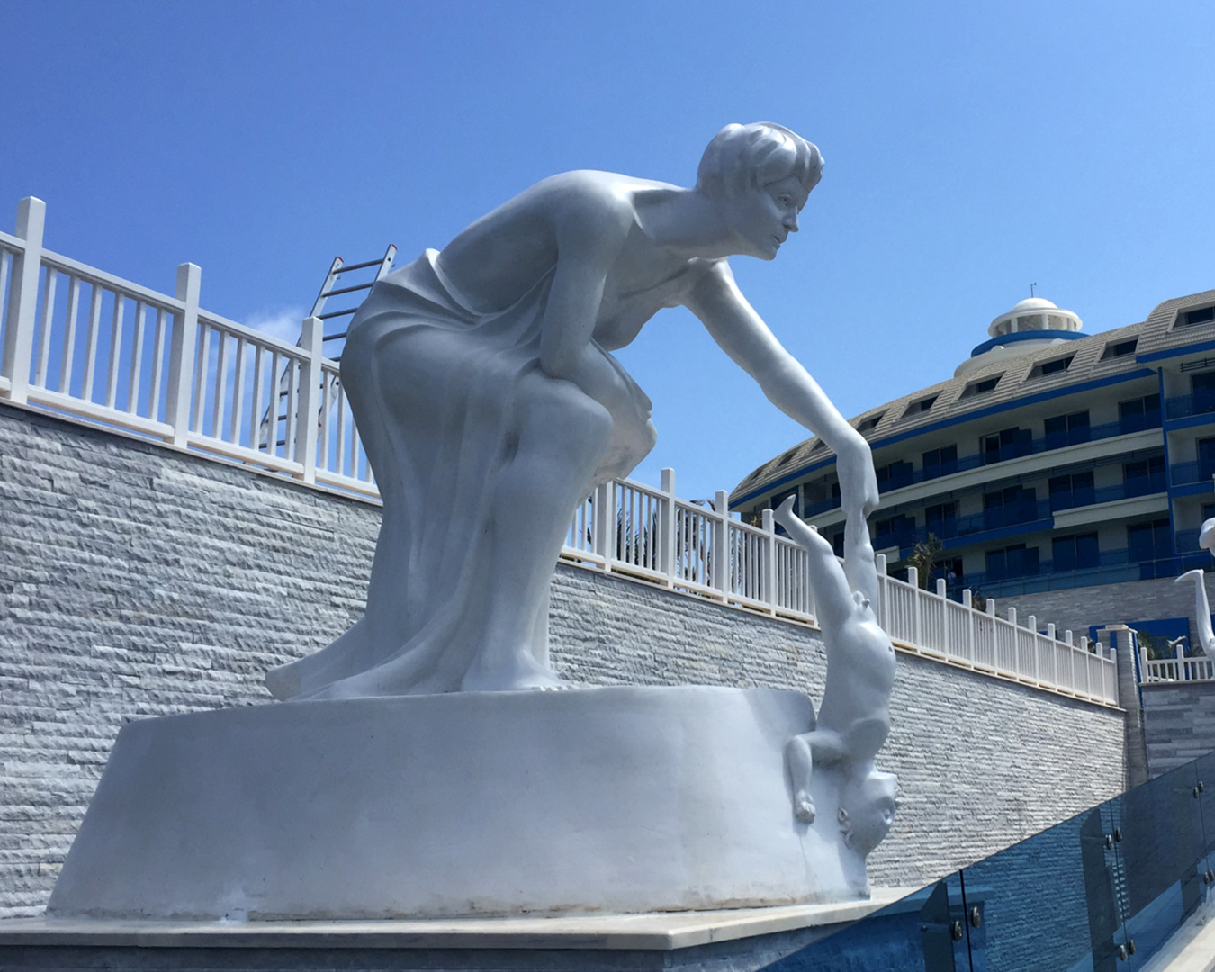 Thetis ve Akhilleus Heykeli