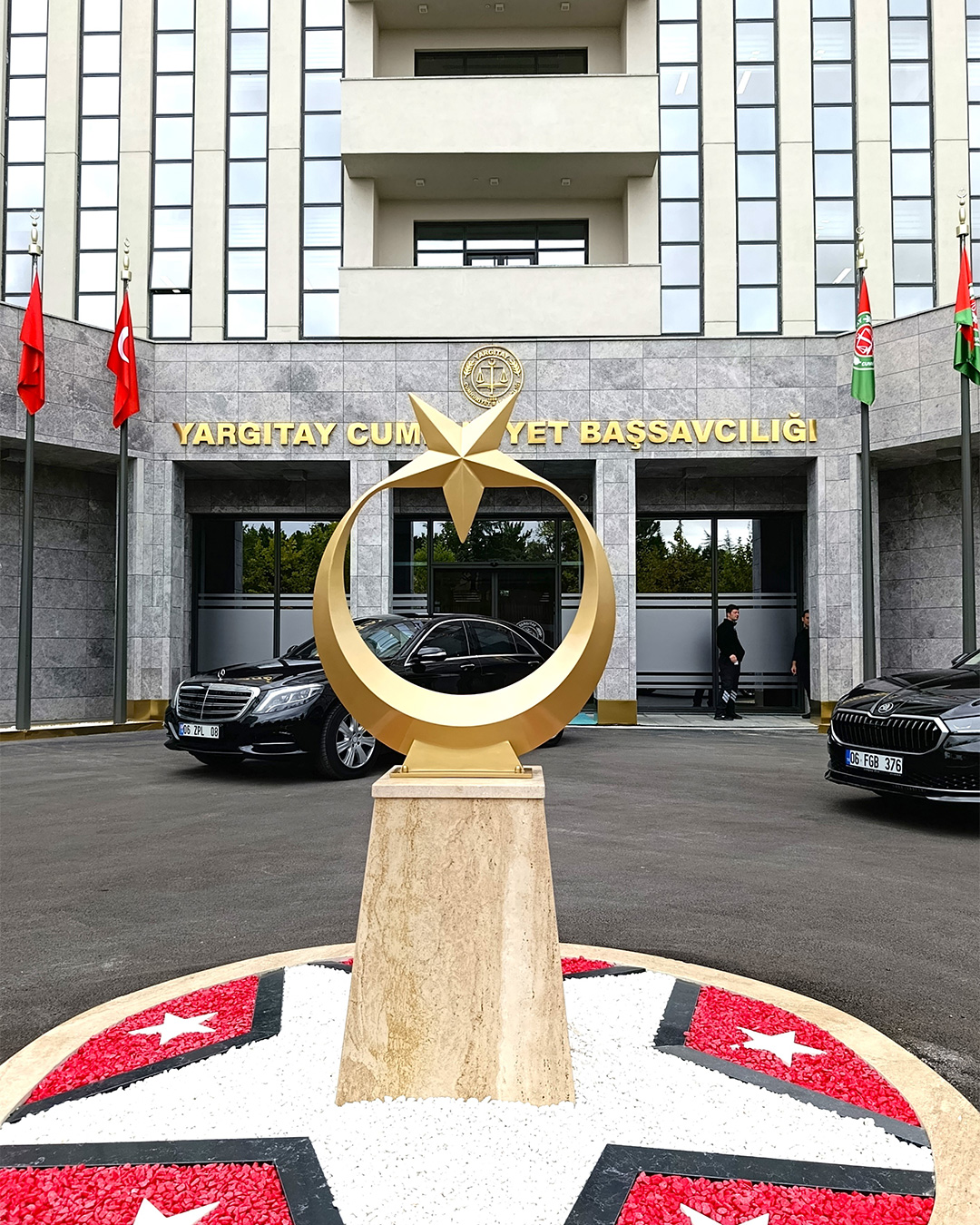 Ay Yıldız Heykeli